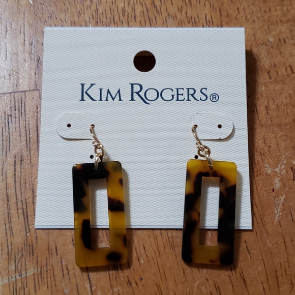 Kim Rogers Jewelry - ⭐3/$18 Rectangular tortoise earrings